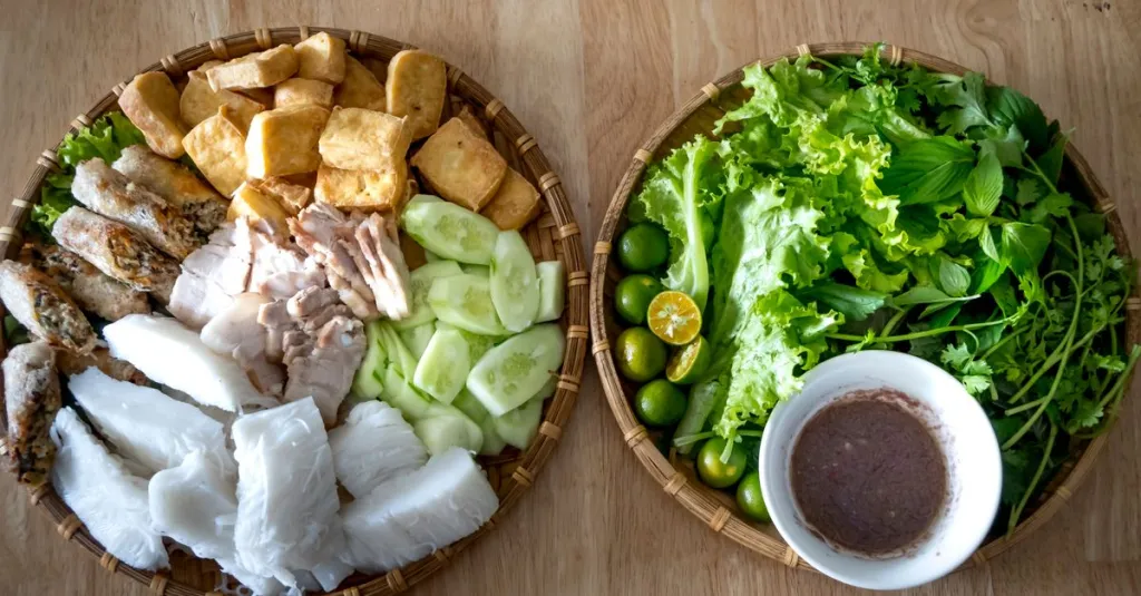 resep seblak kuah pedas – Resep Seblak Kuah Pedas dan Bakso Aci Homemade, Cocok Dinikmati Saat Hujan — ilustrasi konsep