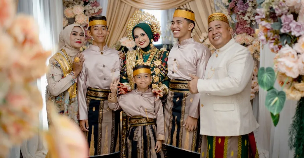 tradisi satu tante satu emas – Tradisi Satu Tante Satu Emas Viral, Apa Maknanya dalam Adat Bugis? — contoh praktis